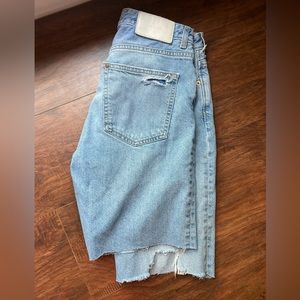 & denim boyfriend low waist jorts. Women’s size 26